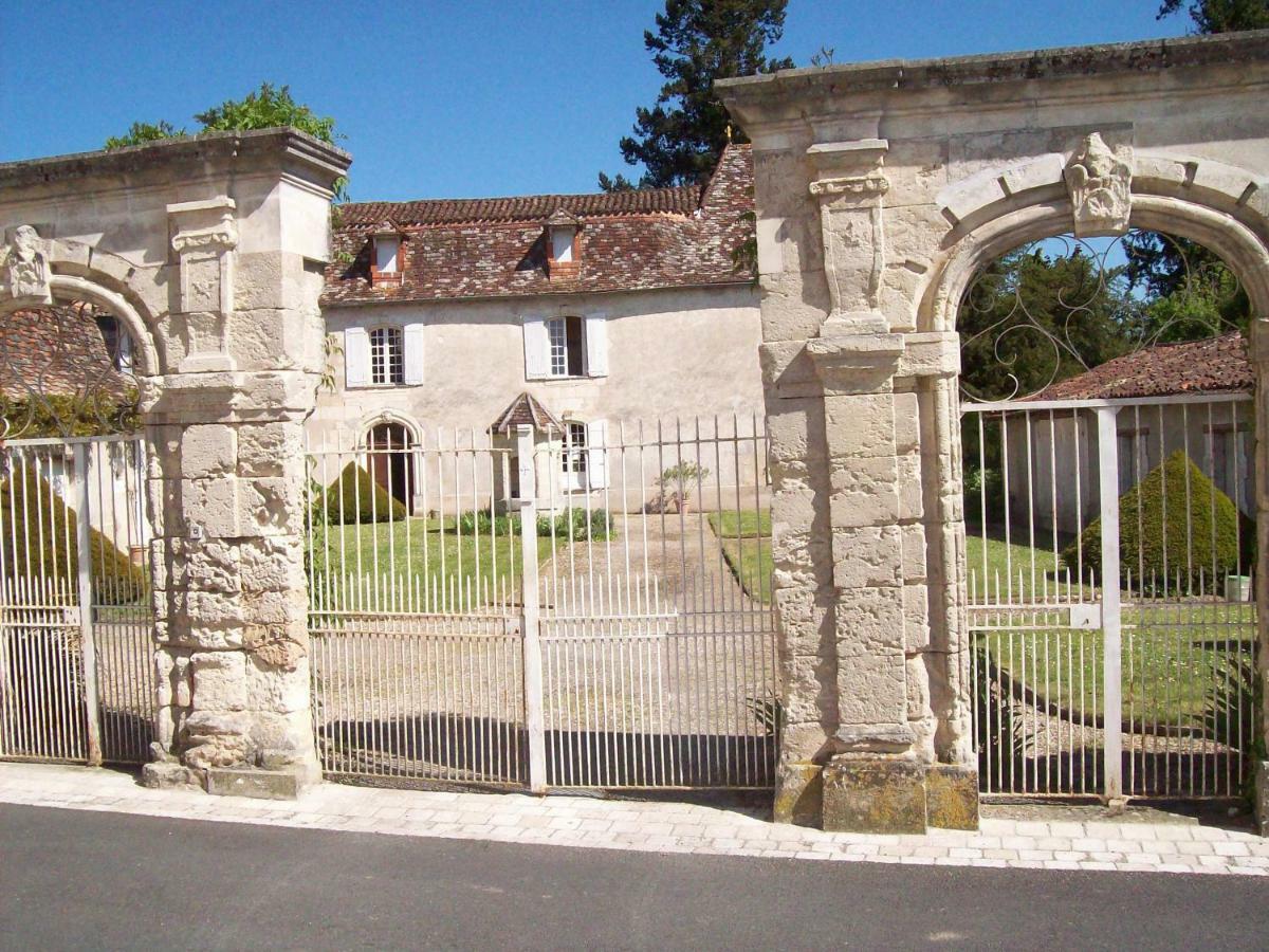 Chateau La Gentilhommiere Du Puits Notre-Dame 30 Rue De L'Eglise 24110 Saint Leon Sur L'Isle Zewnętrze zdjęcie