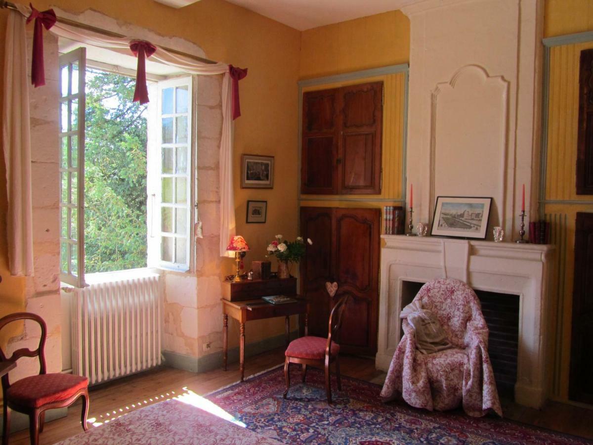 Chateau La Gentilhommiere Du Puits Notre-Dame 30 Rue De L'Eglise 24110 Saint Leon Sur L'Isle Zewnętrze zdjęcie