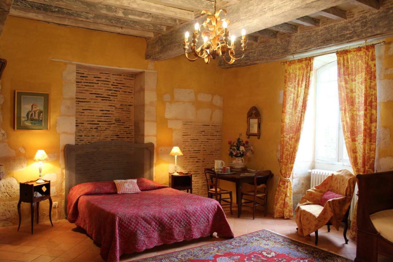 Chateau La Gentilhommiere Du Puits Notre-Dame 30 Rue De L'Eglise 24110 Saint Leon Sur L'Isle Zewnętrze zdjęcie