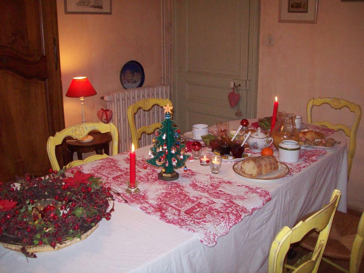Chateau La Gentilhommiere Du Puits Notre-Dame 30 Rue De L'Eglise 24110 Saint Leon Sur L'Isle Zewnętrze zdjęcie
