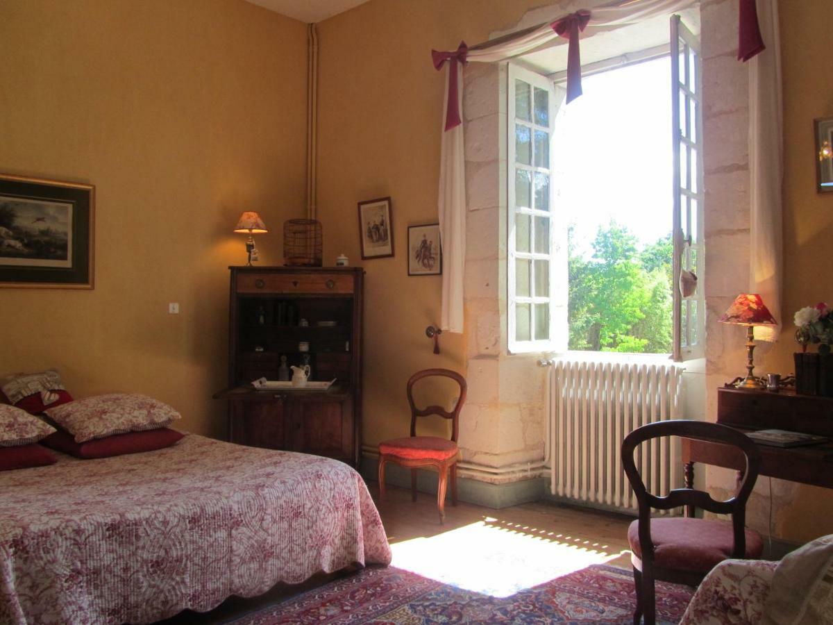 Chateau La Gentilhommiere Du Puits Notre-Dame 30 Rue De L'Eglise 24110 Saint Leon Sur L'Isle Zewnętrze zdjęcie